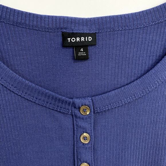 Torrid Knit Top Women's Size 4 Blue Solid Print Short Sleeve Round Neck Blouse - Picture 4 of 9